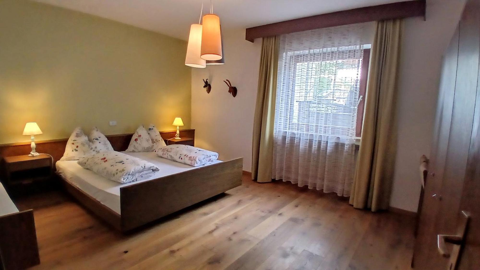 Apartment Lazzeri Toblach Exteriör bild