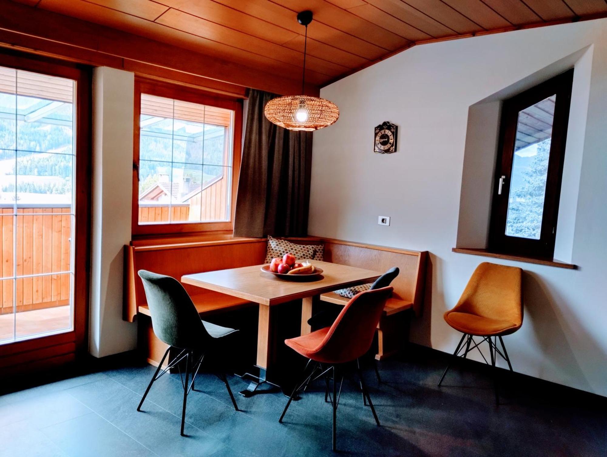 Apartment Lazzeri Toblach Exteriör bild