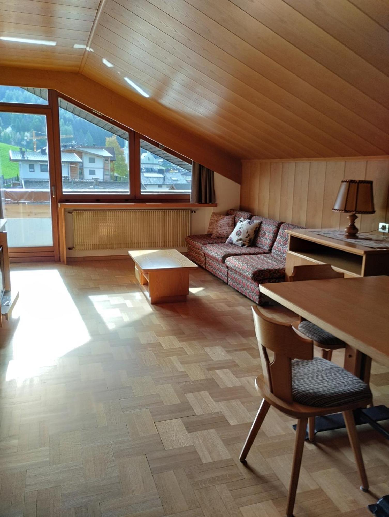 Apartment Lazzeri Toblach Exteriör bild